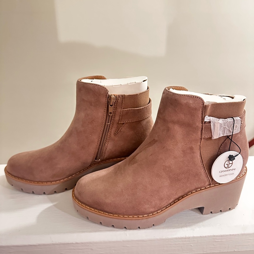 Giani Bernini Vaass Wedge Booties size 6 NWT